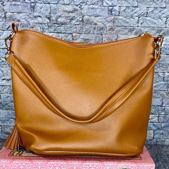 Loulu Beige Tote Bag NWOT Converts to Crossbody Bag Strap Included - Picture 4 of 8